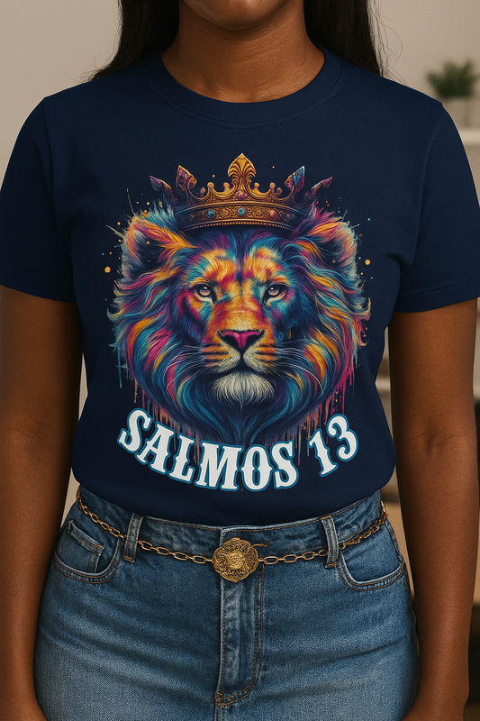 Psalm 1:3 Colorful Lion T-Shirt – Christian Faith Tee with Bold Scripture Spanish Design